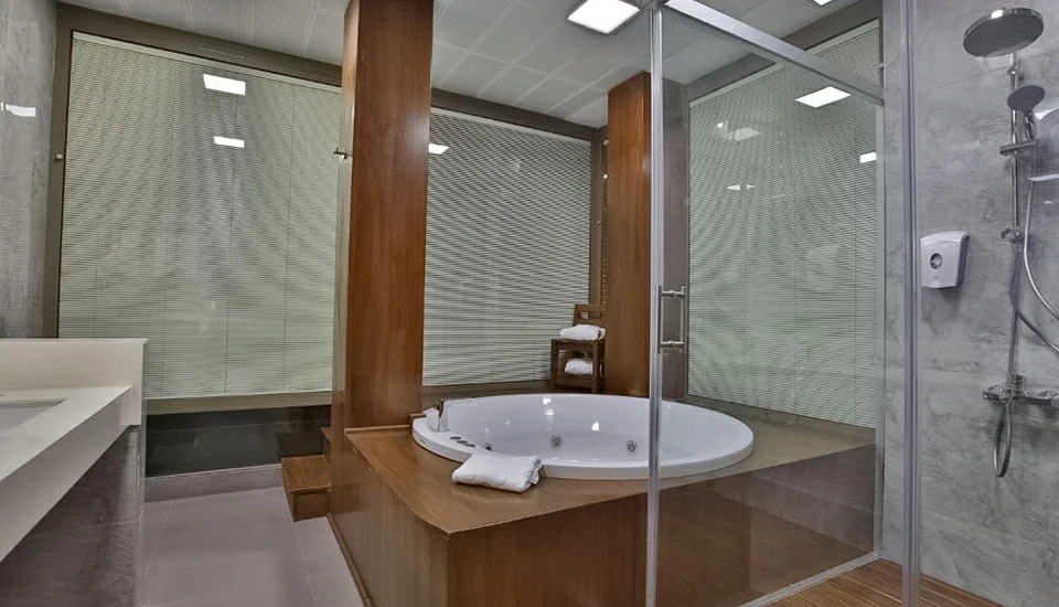 هتل بست وسترن پریمیر کارشیاکا ازمیر